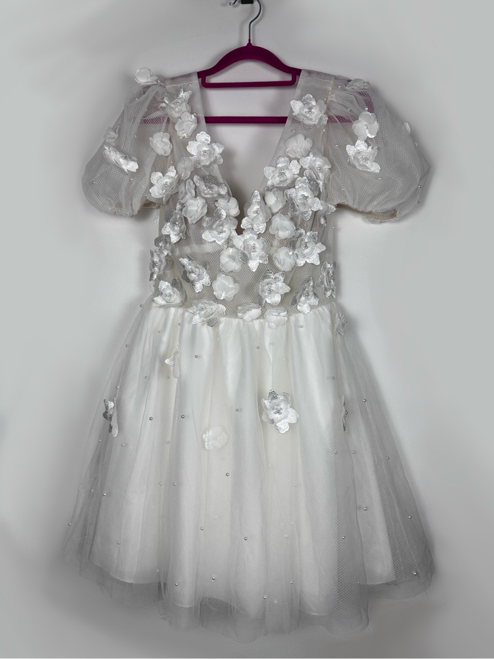 By Watters Tulip 3D Floral Bridal Dress Size 2 NWT